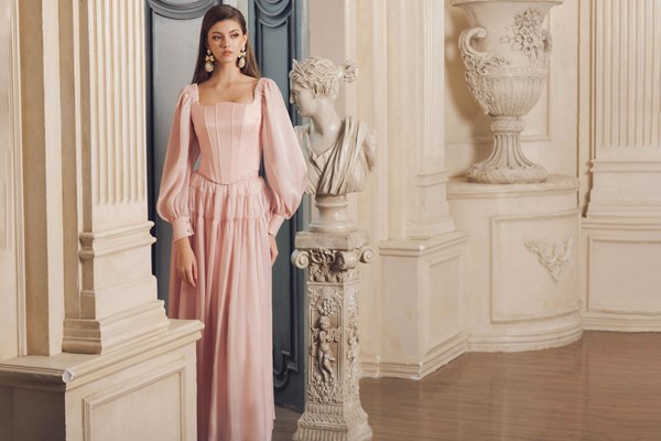DETHEIA SUGGESTS 5 OUTFIT STYLES FOR WEDDING GUESTS FROM ELEGANT TO EDGY